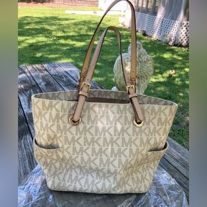 MICHAEL KORS East West Jet Set Signature Tote - BRAND NEW